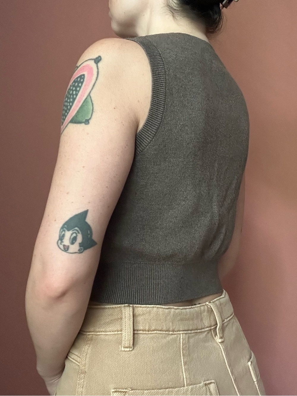 Musera brown sleeveless cardigan with button-up front - Picture 3 of 6